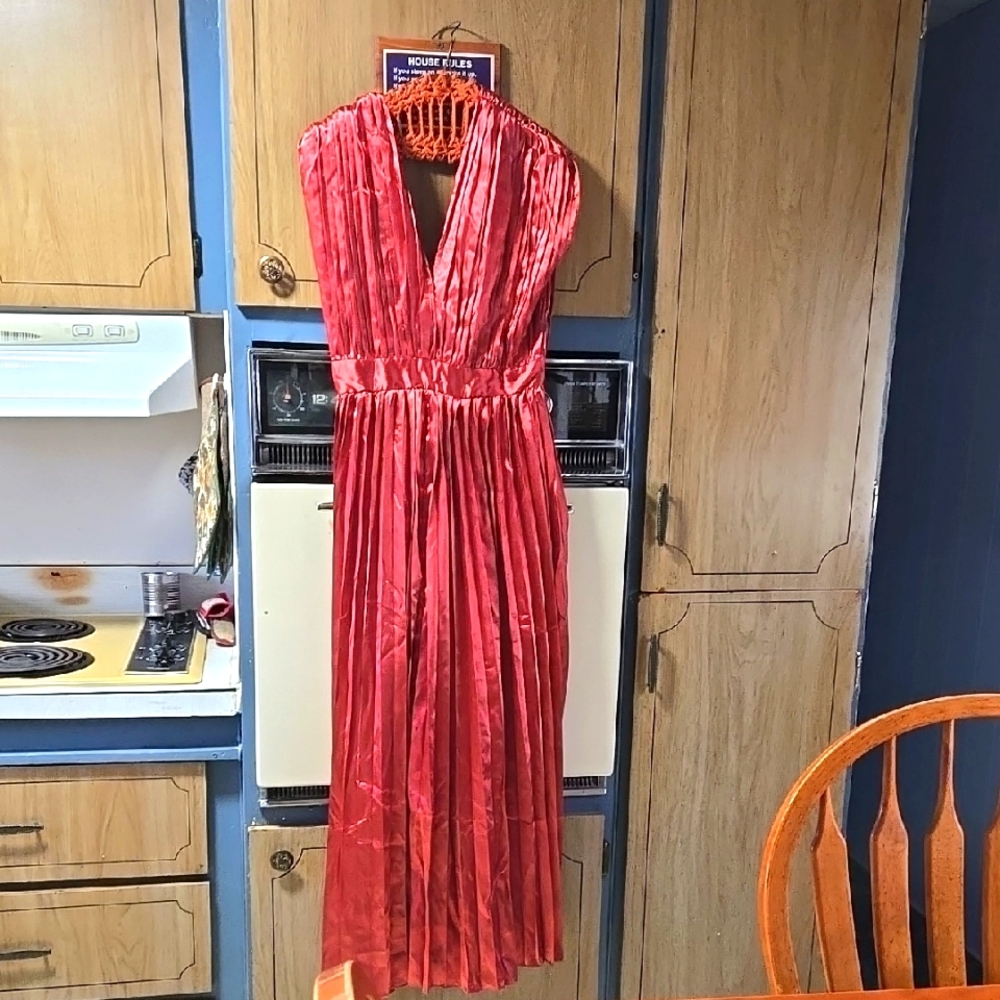 Elegant Reddish type Evening Gown. Ties on the back